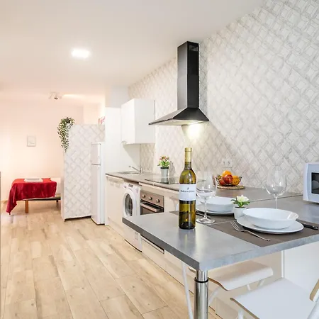 San Leandro, Centro Apartamento