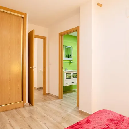 San Leandro, Centro Apartamento
